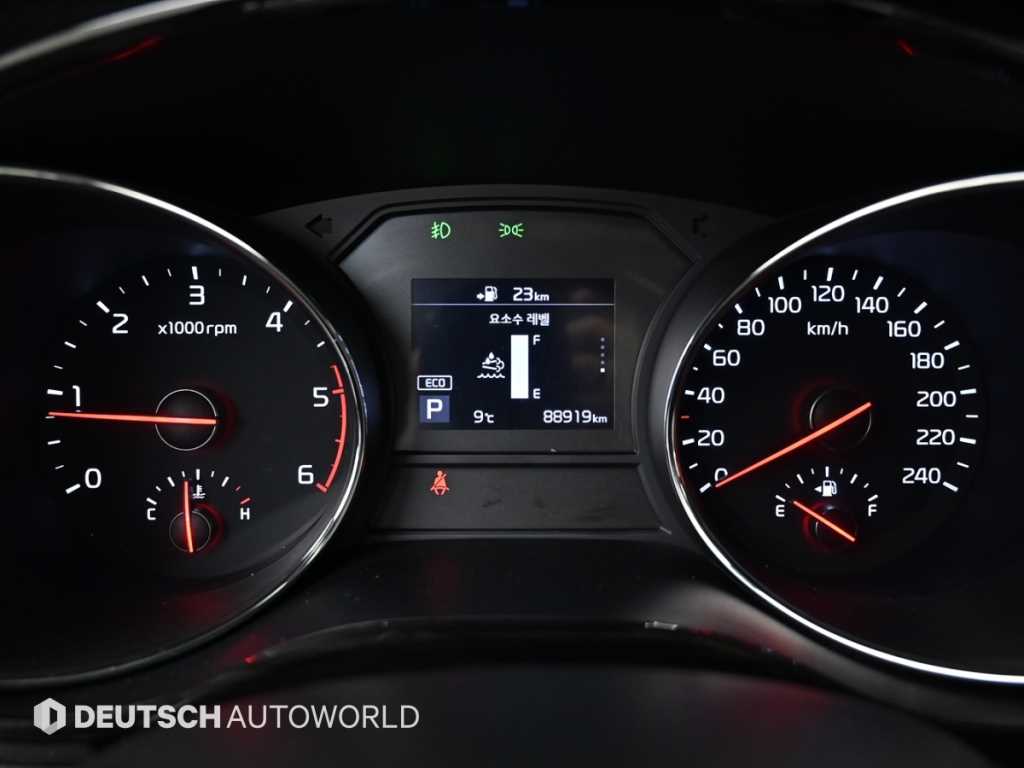 KIA Carnival - Vista 8