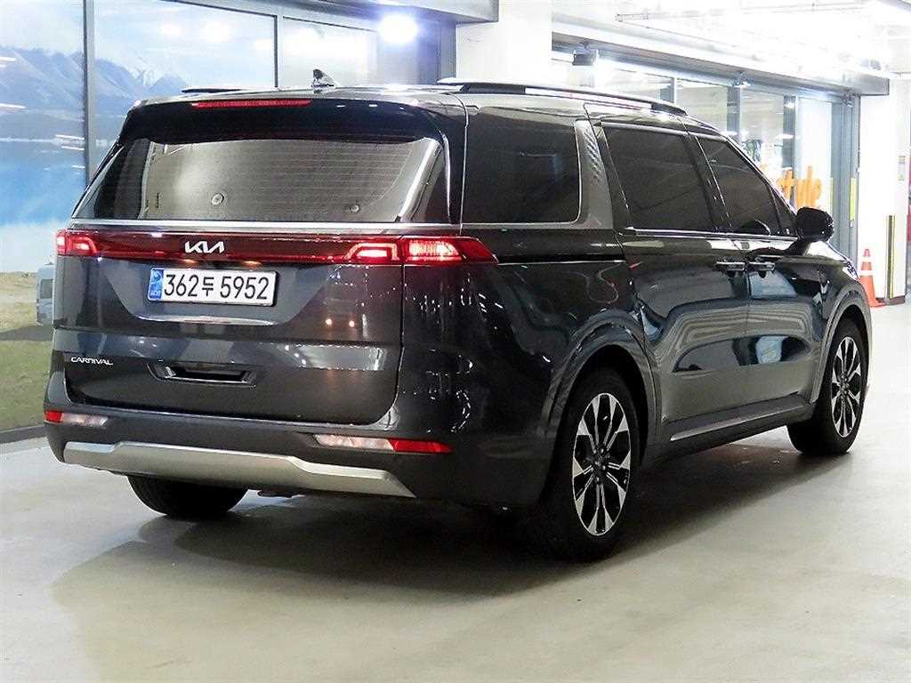 KIA Carnival - Vista 4