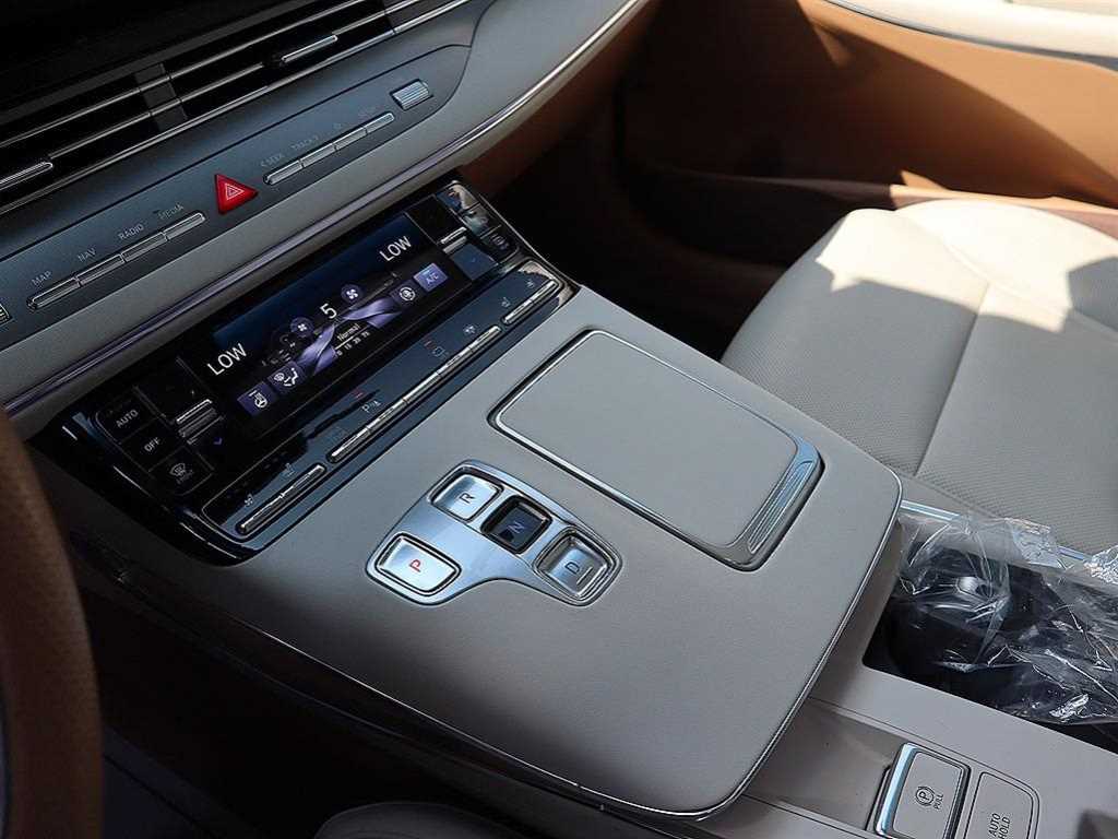 HYUNDAI Grandeur - Vista 11
