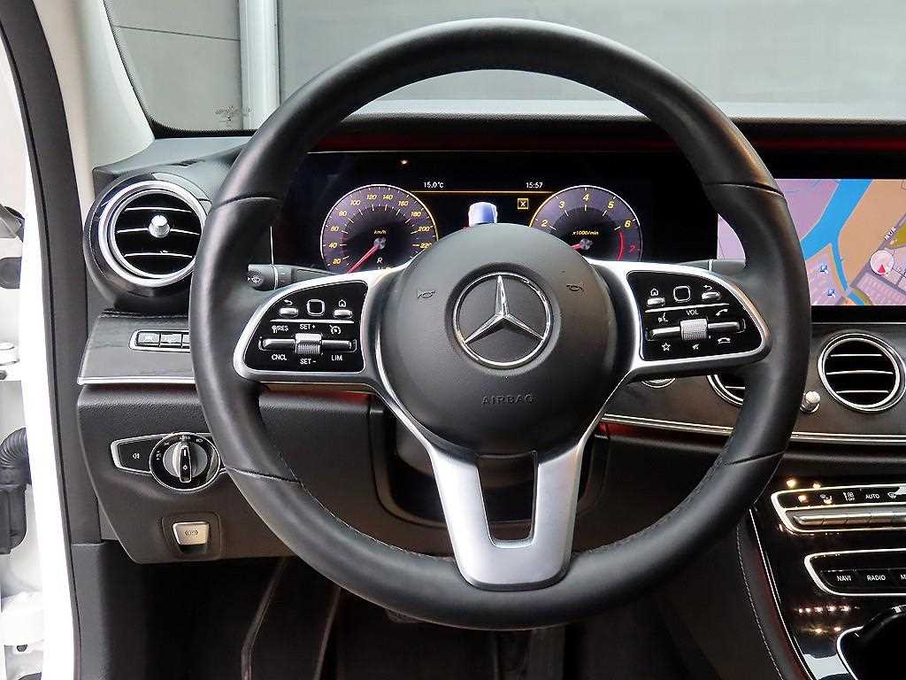 Mercedes Benz E class - Vista 9