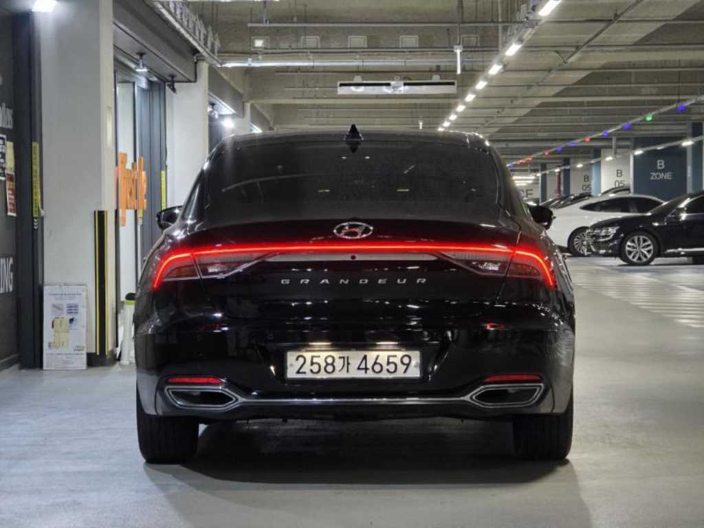 HYUNDAI Grandeur - Vista 5