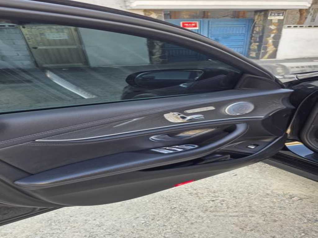 Mercedes Benz E class - Vista 5