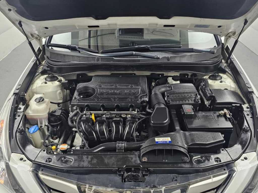 HYUNDAI Sonata - Vista 6