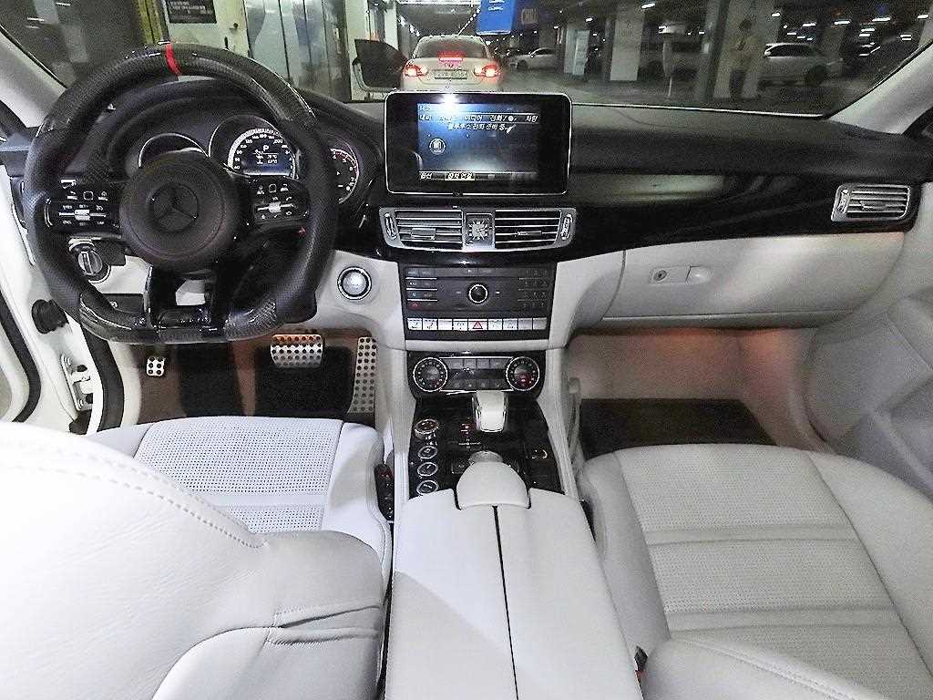 Mercedes Benz CLS Class - Vista 10