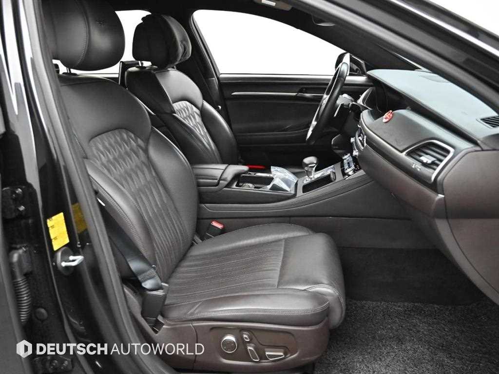 Genesis G90 - Vista 10