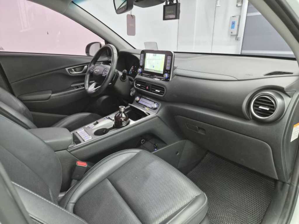 HYUNDAI Kona - Vista 8