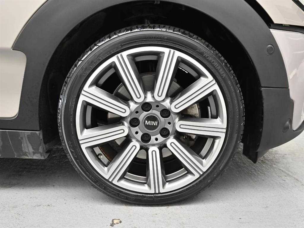 Mini Clubman - Vista 5