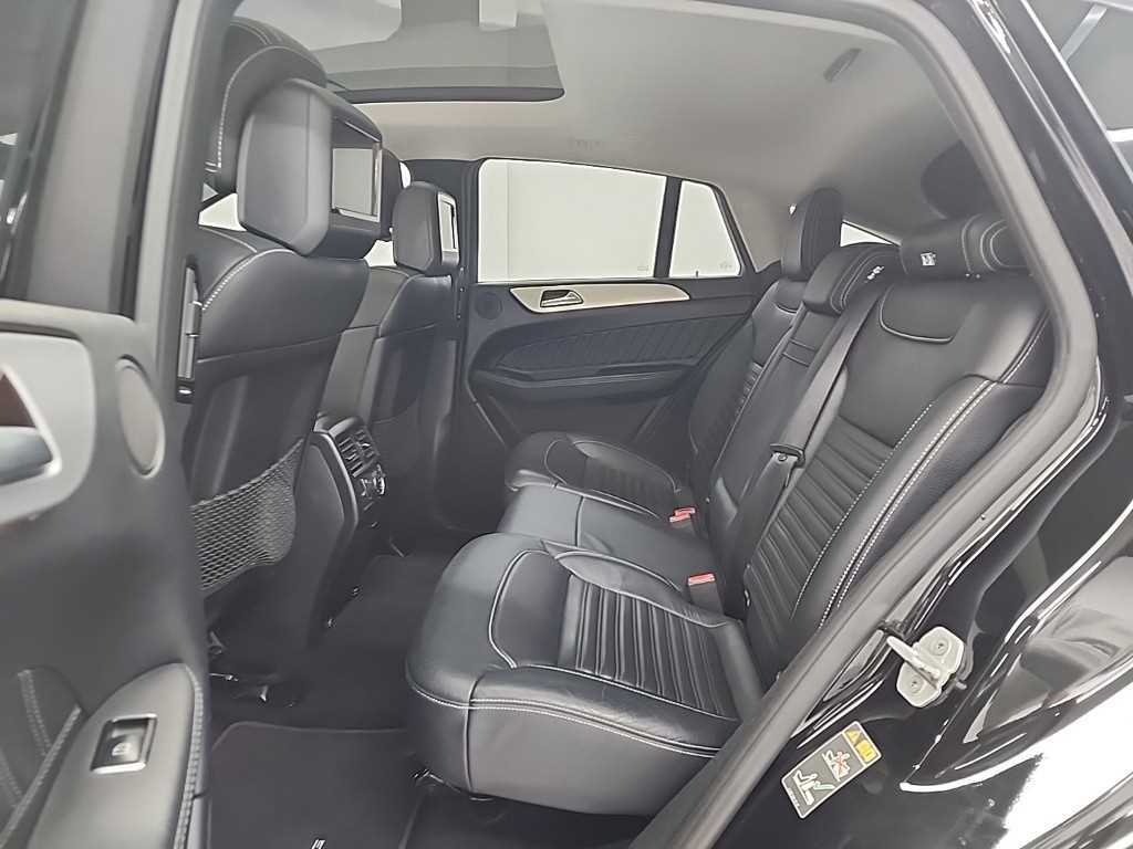 Mercedes Benz GLE Class - Vista 12