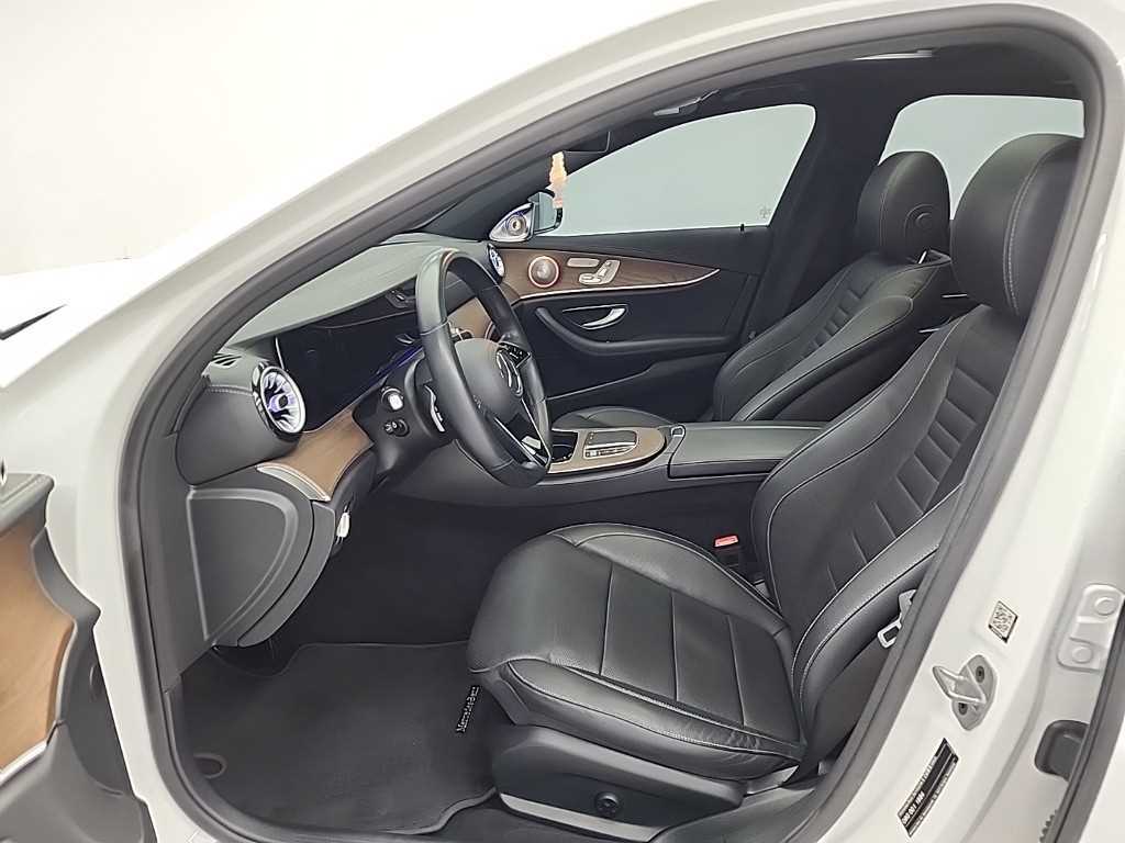 Mercedes Benz E class - Vista 12