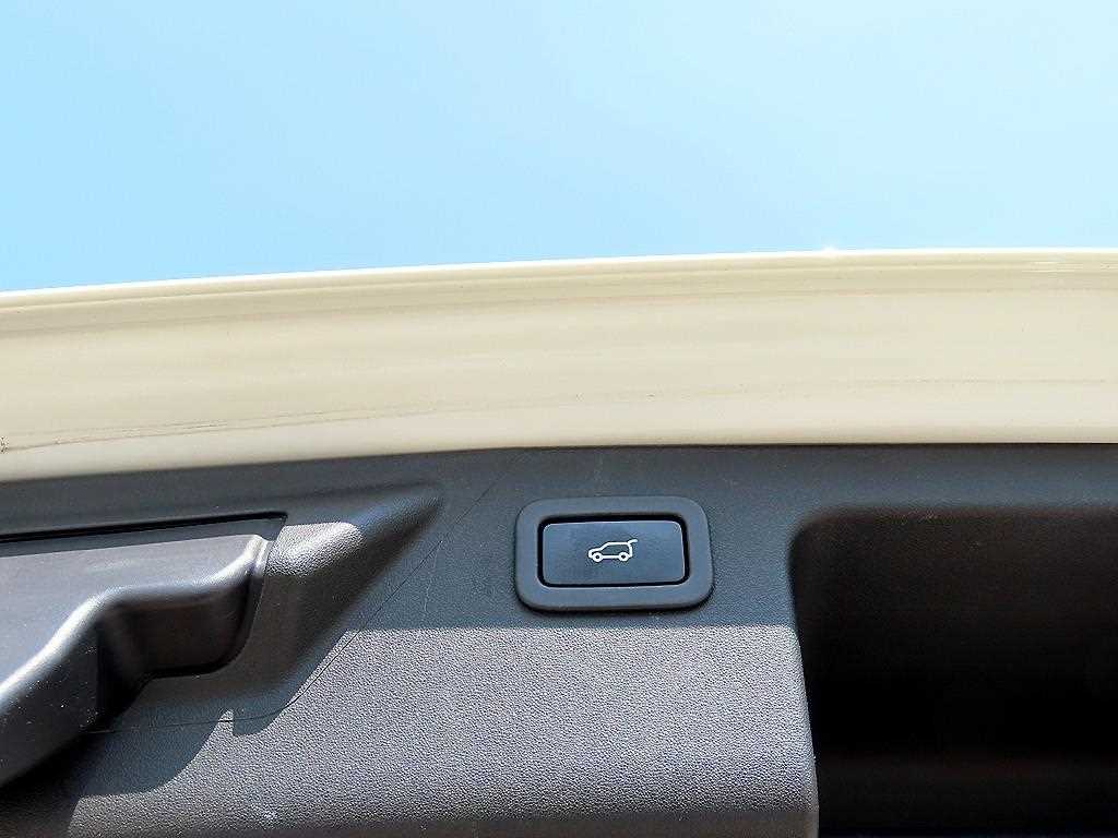 Land Rover Discovery Sports 2018 Blanco - Importación desde Corea - HF Imports Iquique - Foto 17