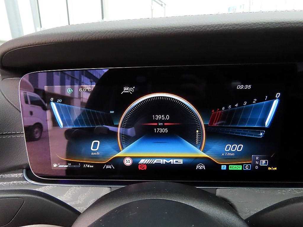 Mercedes Benz E class - Vista 9