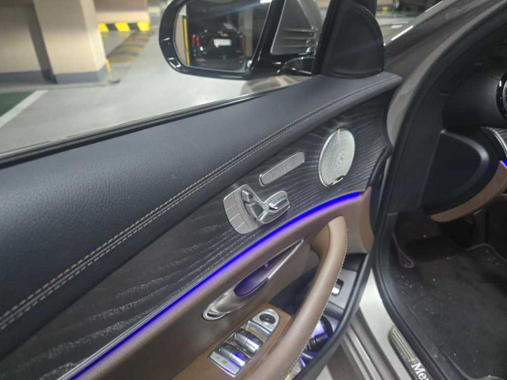 Mercedes Benz E class - Vista 8