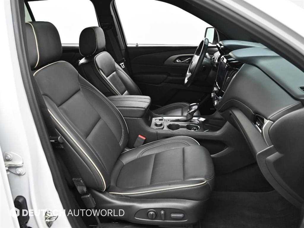 Chevrolet Travers - Vista 10