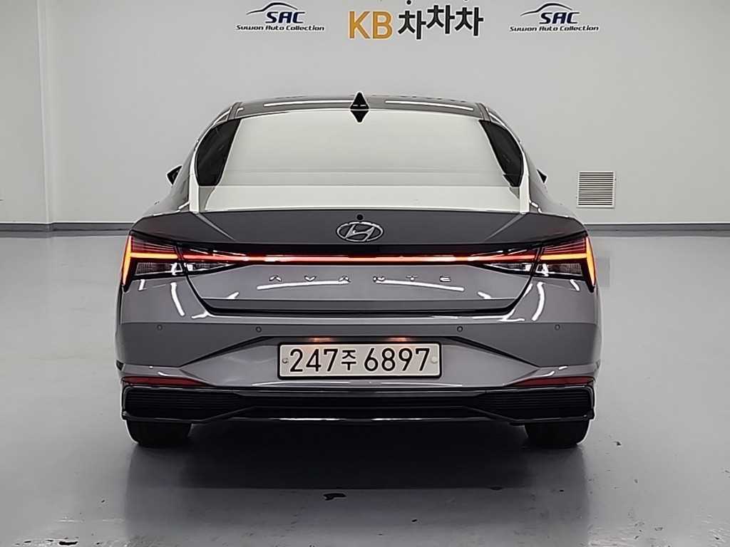 HYUNDAI Avante - Vista 4