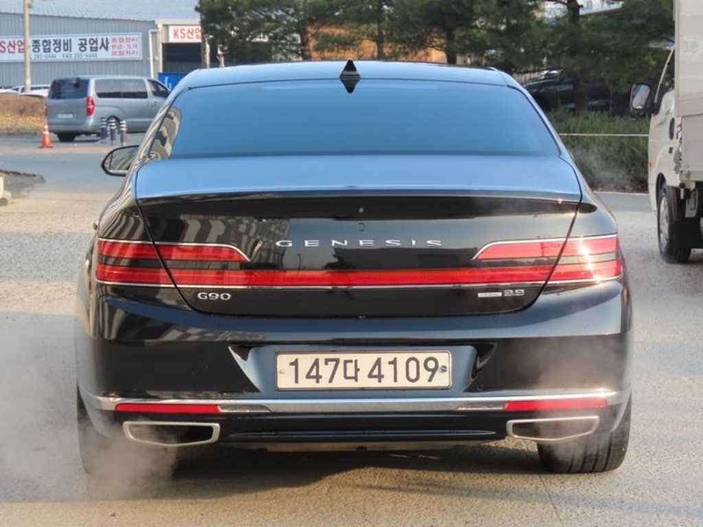 Genesis G90 - Vista 4