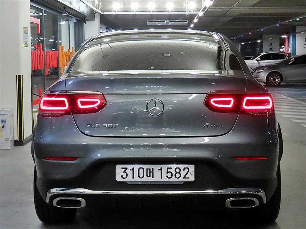 Mercedes Benz GLC Class - Vista 5