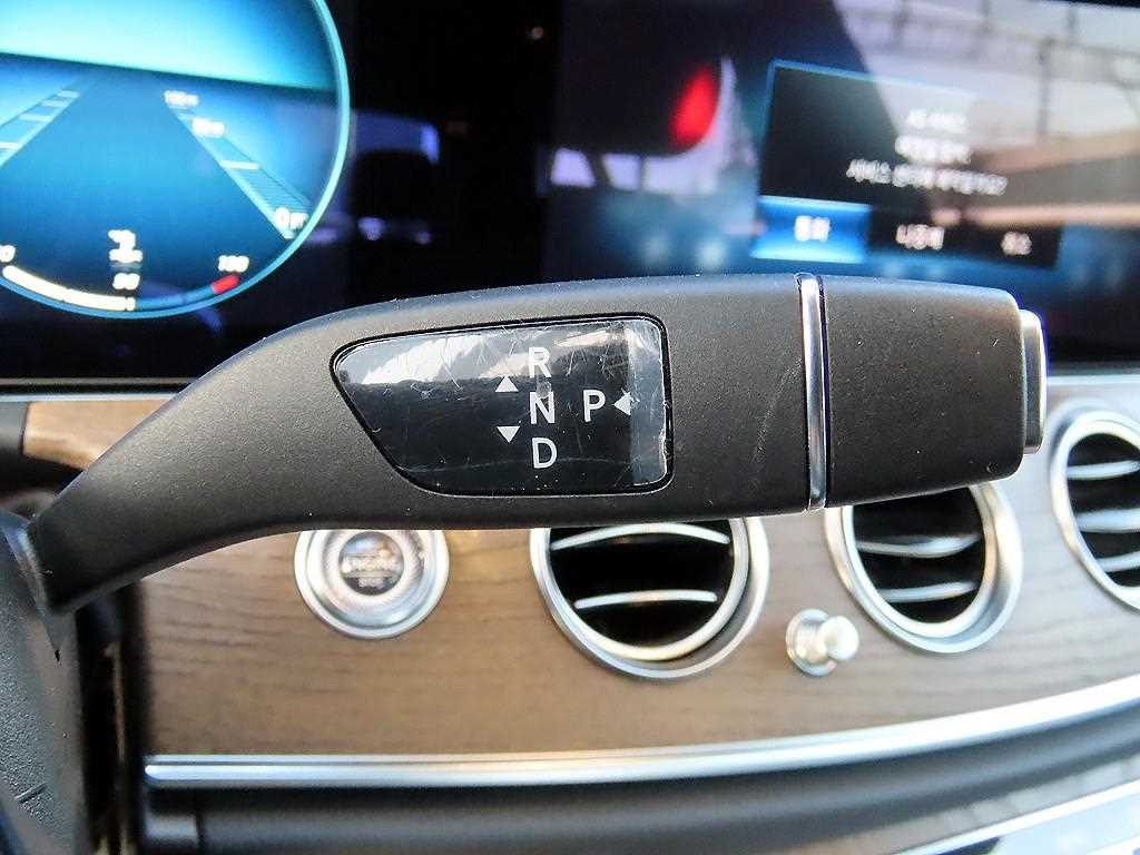 Mercedes Benz E class - Vista 11