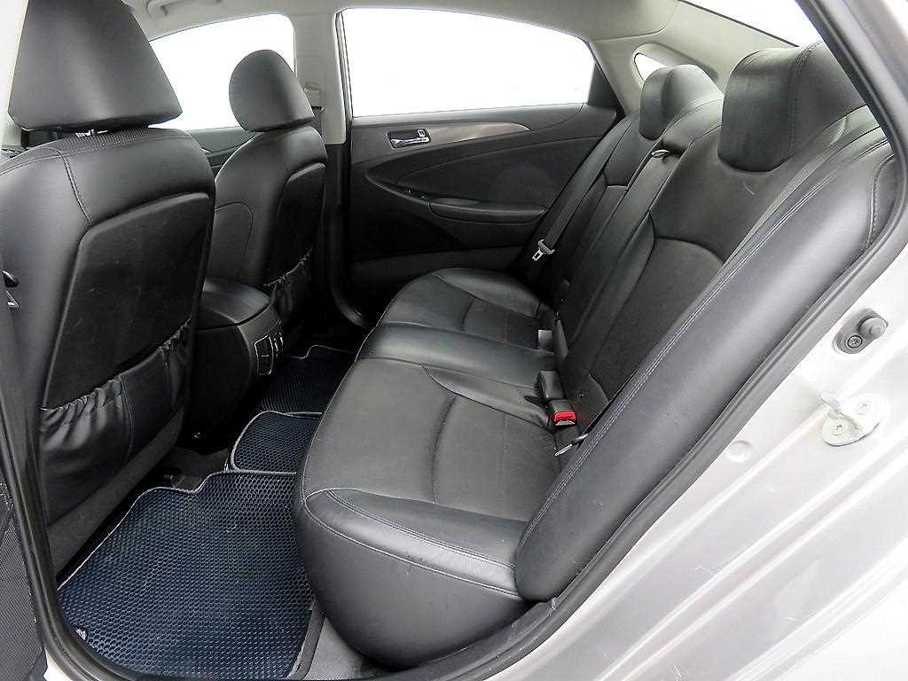 HYUNDAI Sonata - Vista 6