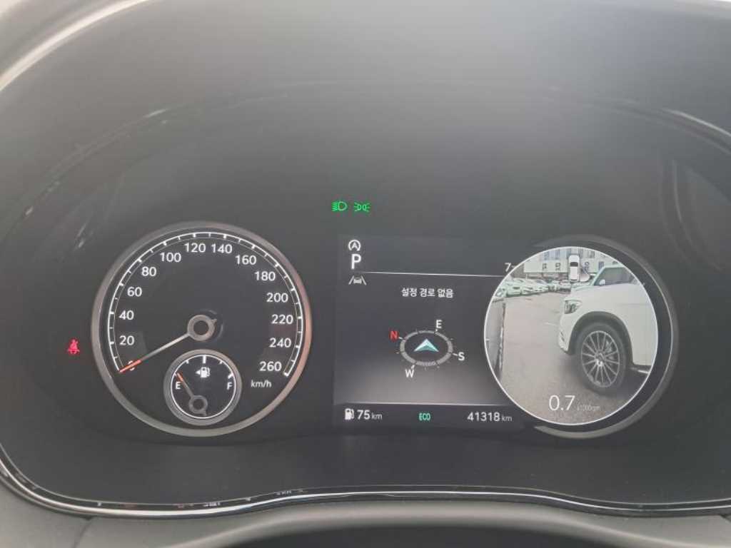 Genesis GV70 - Vista 9