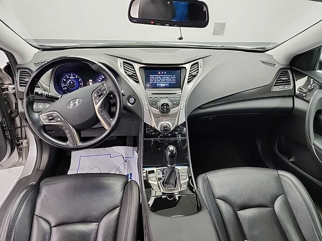 HYUNDAI Grandeur - Vista 7