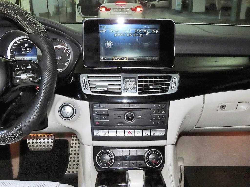 Mercedes Benz CLS Class - Vista 11