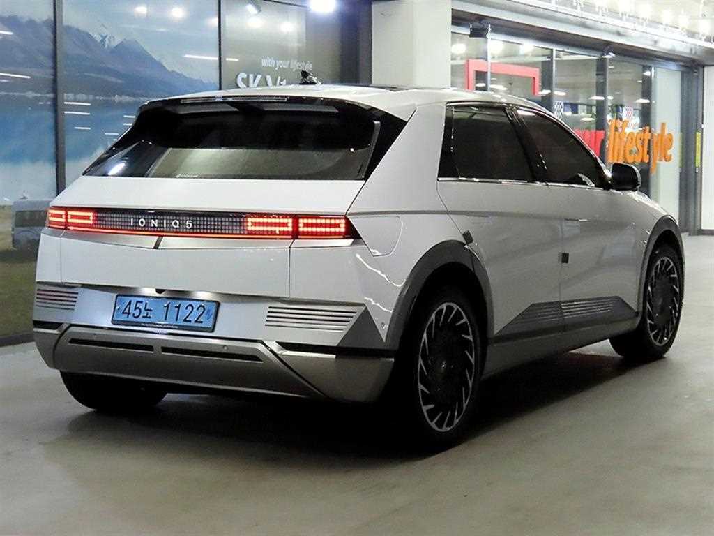 HYUNDAI Ioniq 5 - Vista 4