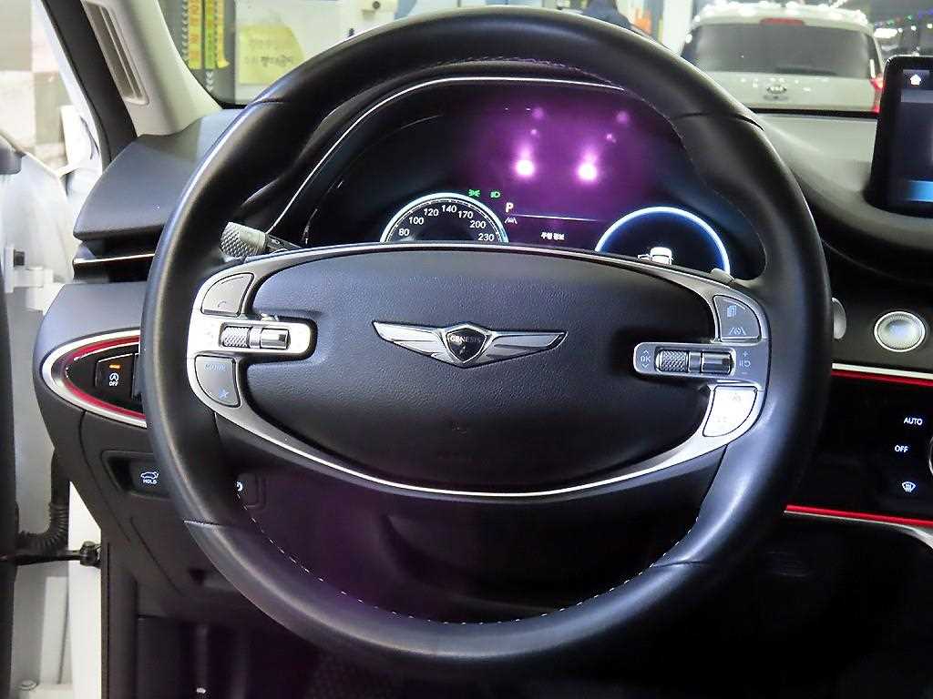 Genesis GV70 - Vista 8