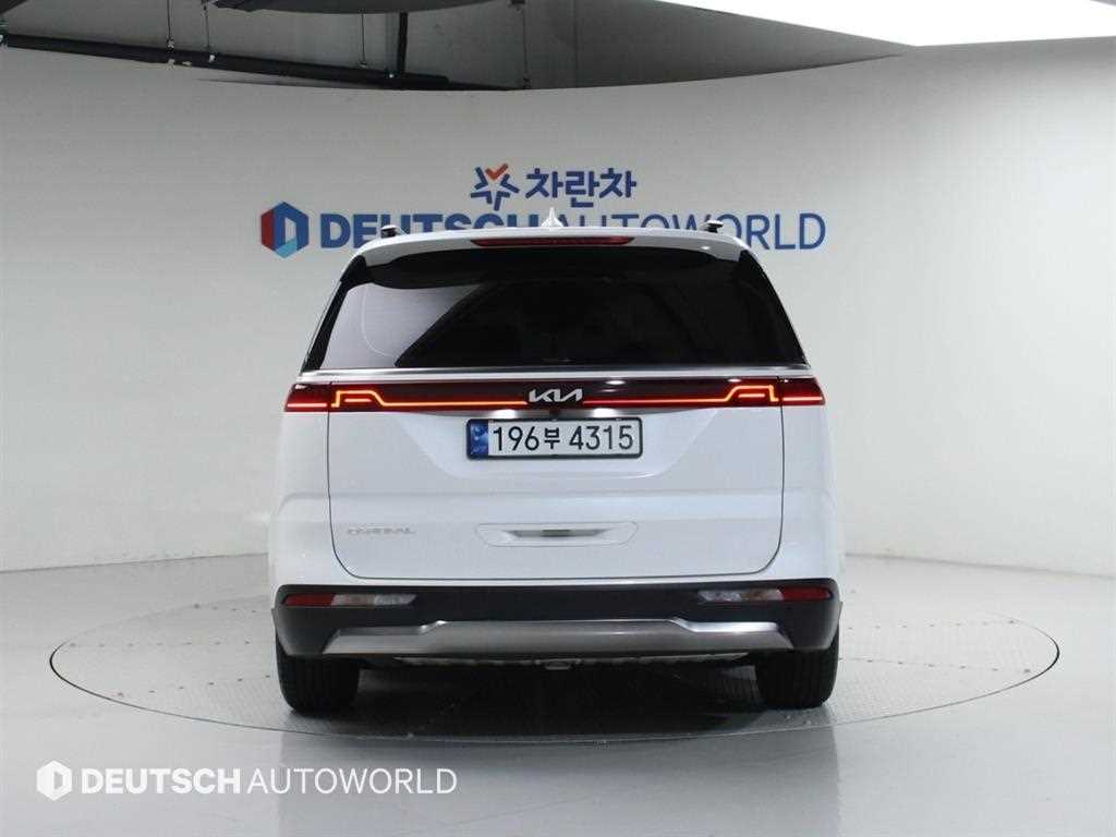 KIA Carnival - Vista 4