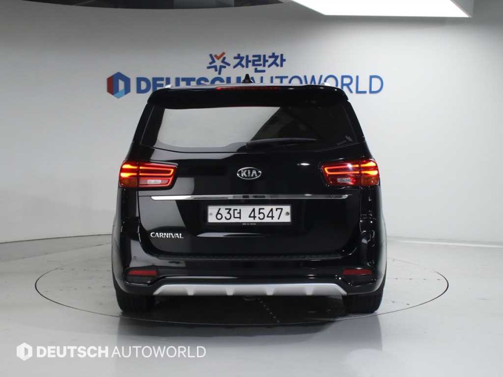 KIA Carnival - Vista 4