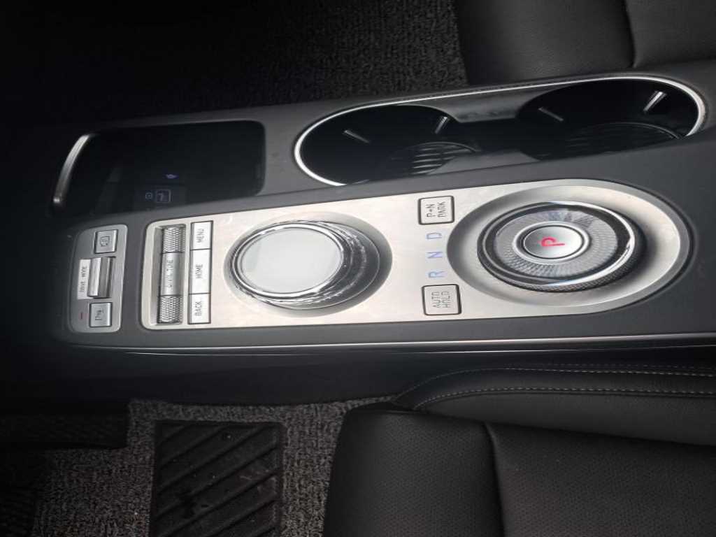 Genesis GV70 - Vista 12