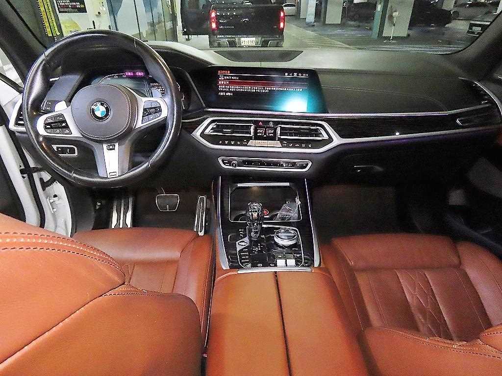 BMW X7 - Vista 10