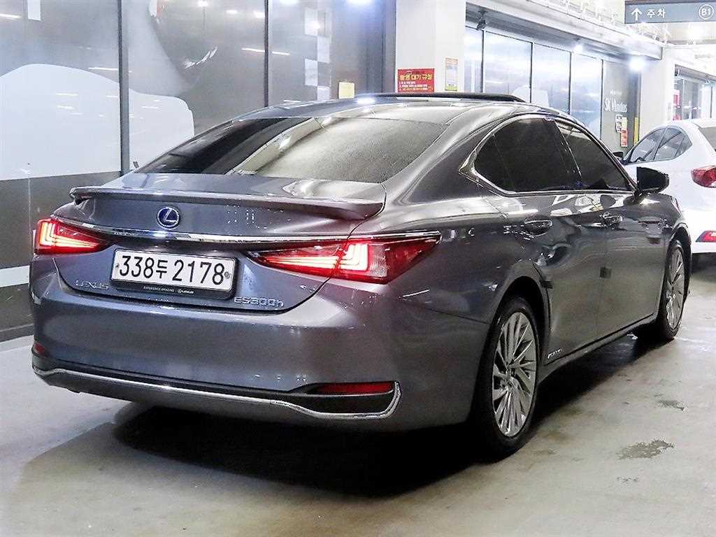 Lexus ES - Vista 4