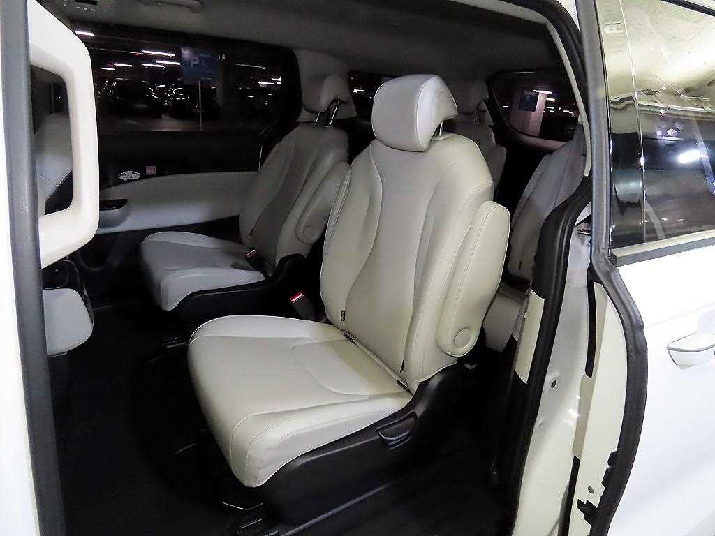 KIA Carnival - Vista 7