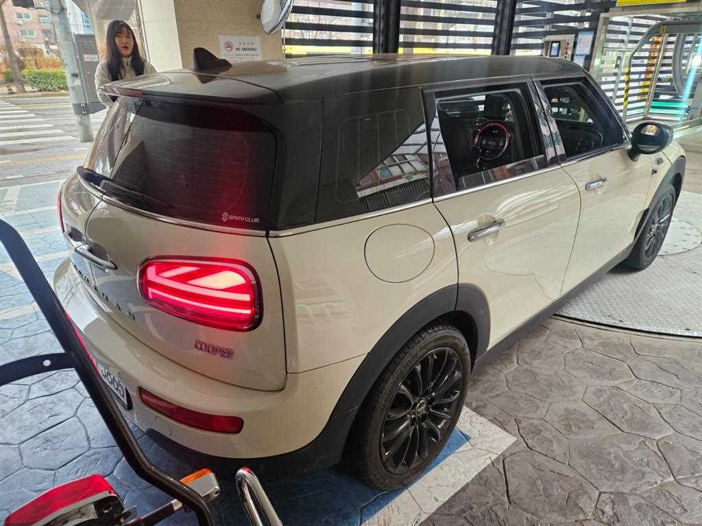 Mini Clubman - Vista 6