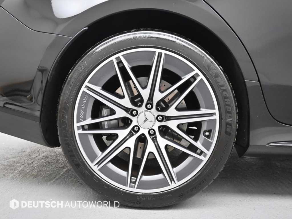 Mercedes Benz AMG GT - Vista 5