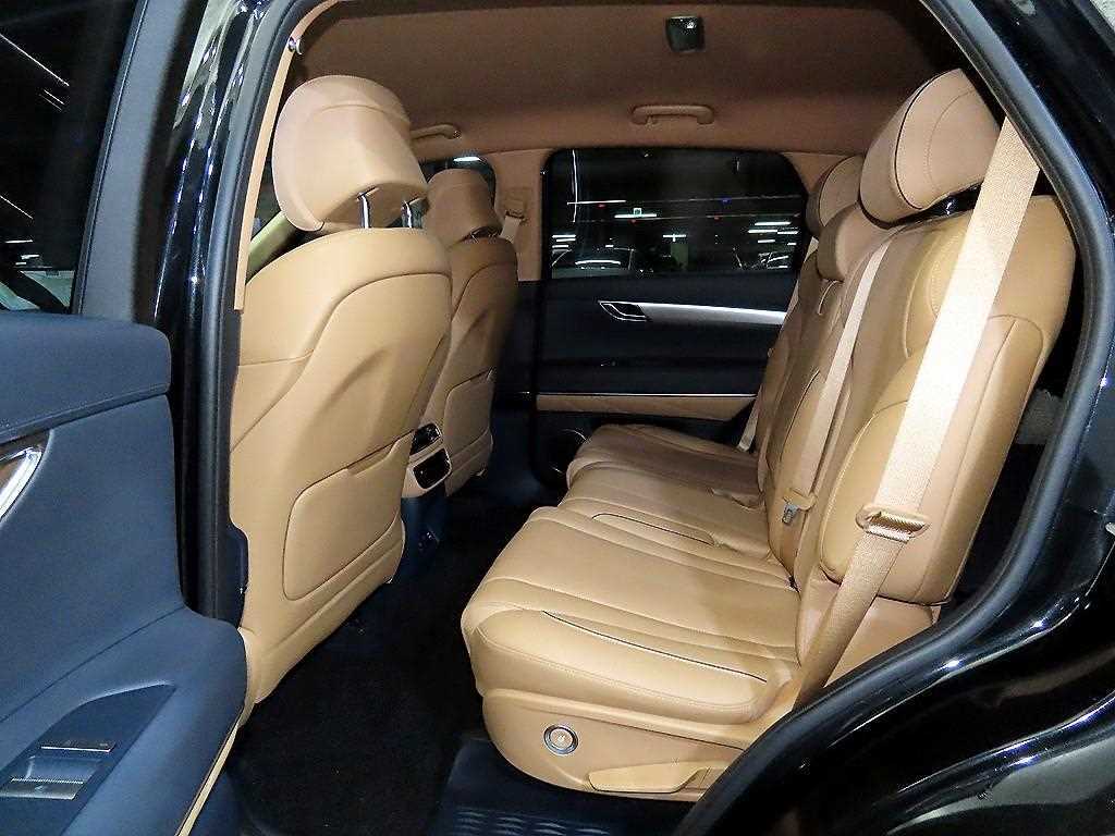 Genesis GV80 - Vista 7