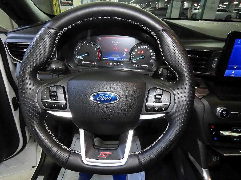 Ford Explorer - Vista 8