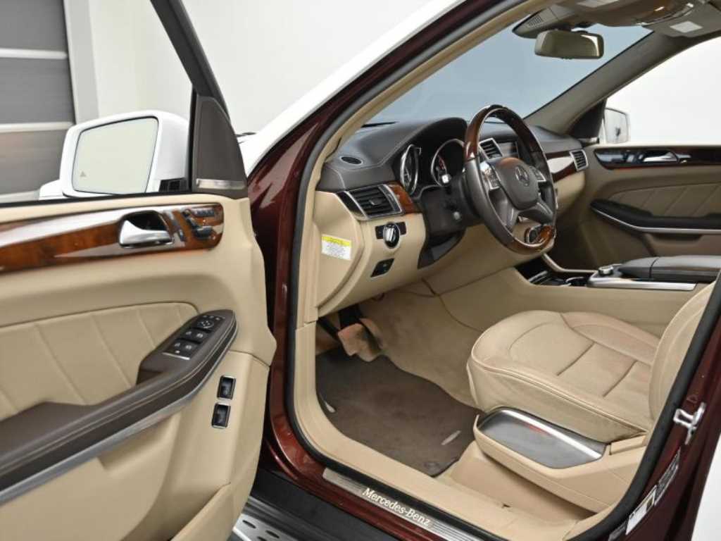 Mercedes Benz GL Class - Vista 11