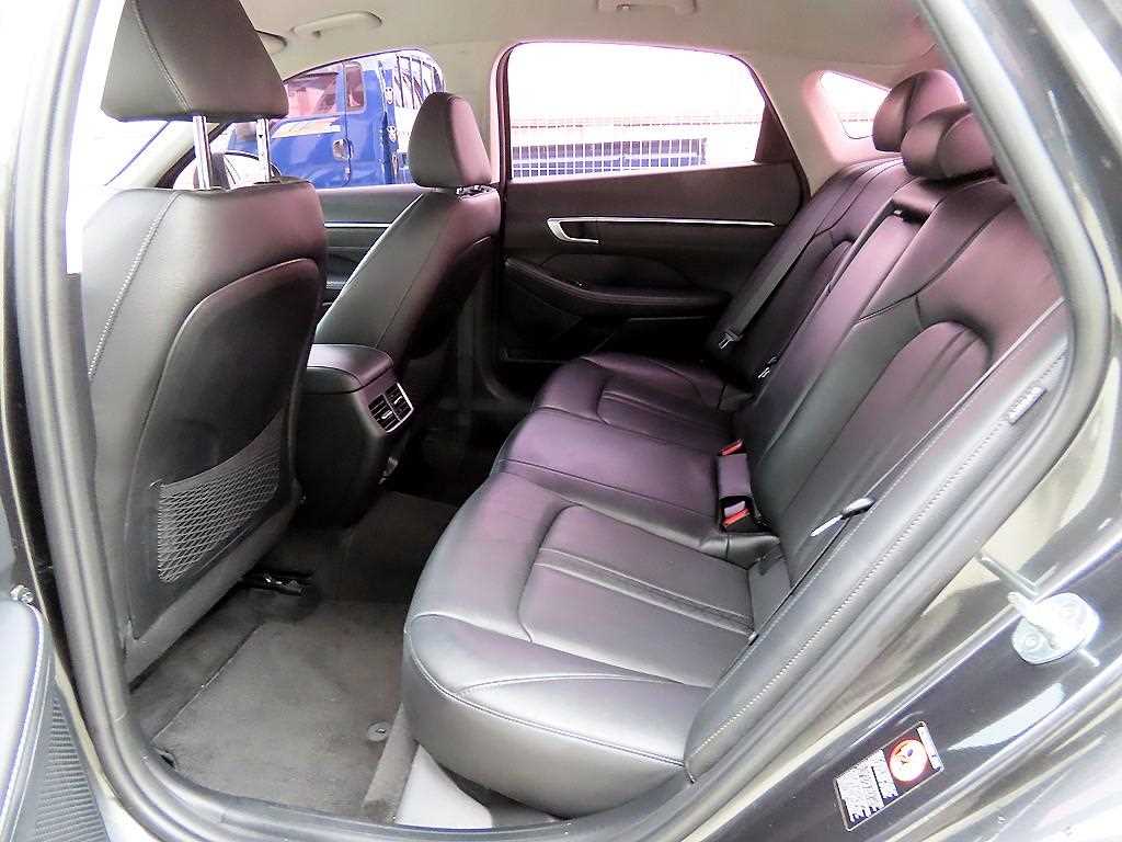 HYUNDAI Sonata - Vista 6