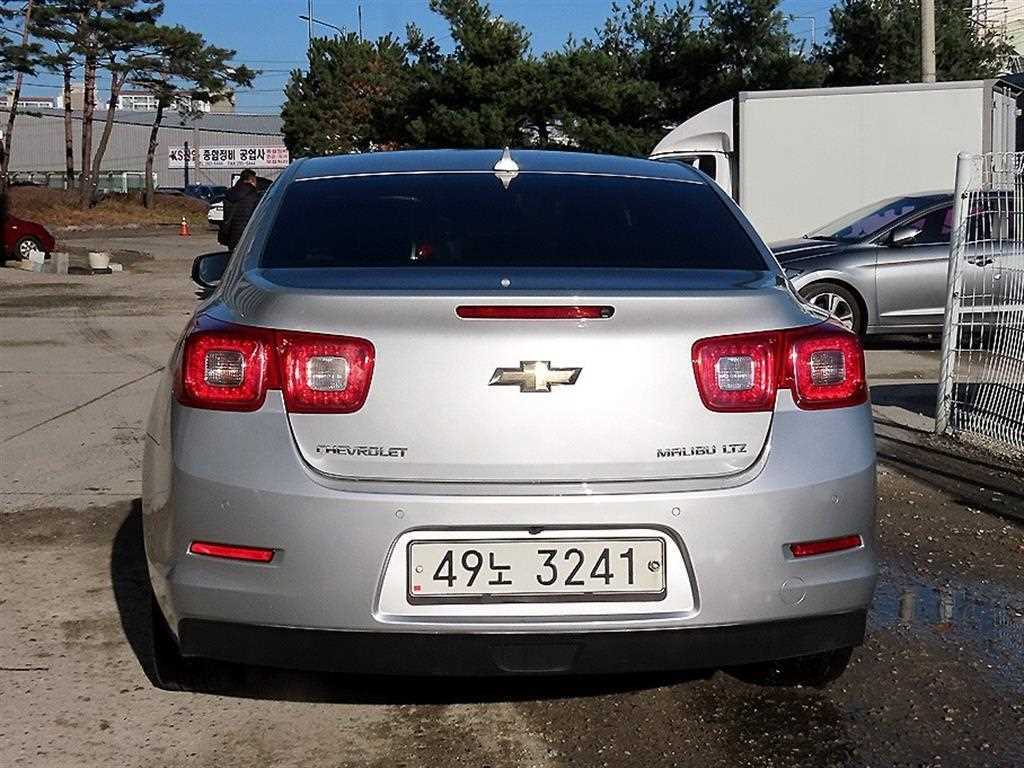 Chevrolet Malibu - Vista 4