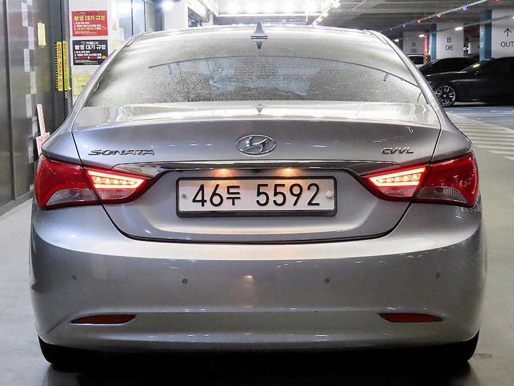 HYUNDAI Sonata - Vista 5