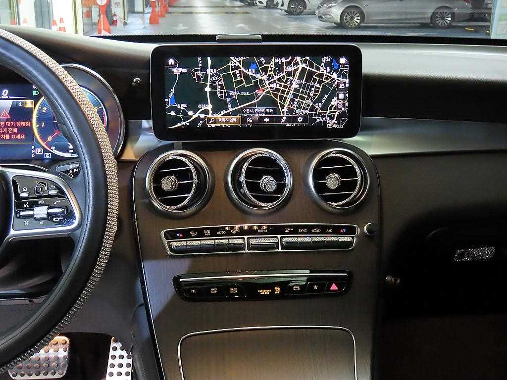 Mercedes Benz GLC Class - Vista 11
