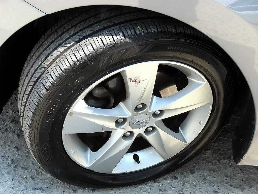 HYUNDAI Avante 2013 Gris - Importación desde Corea - HF Imports Iquique - Foto 20