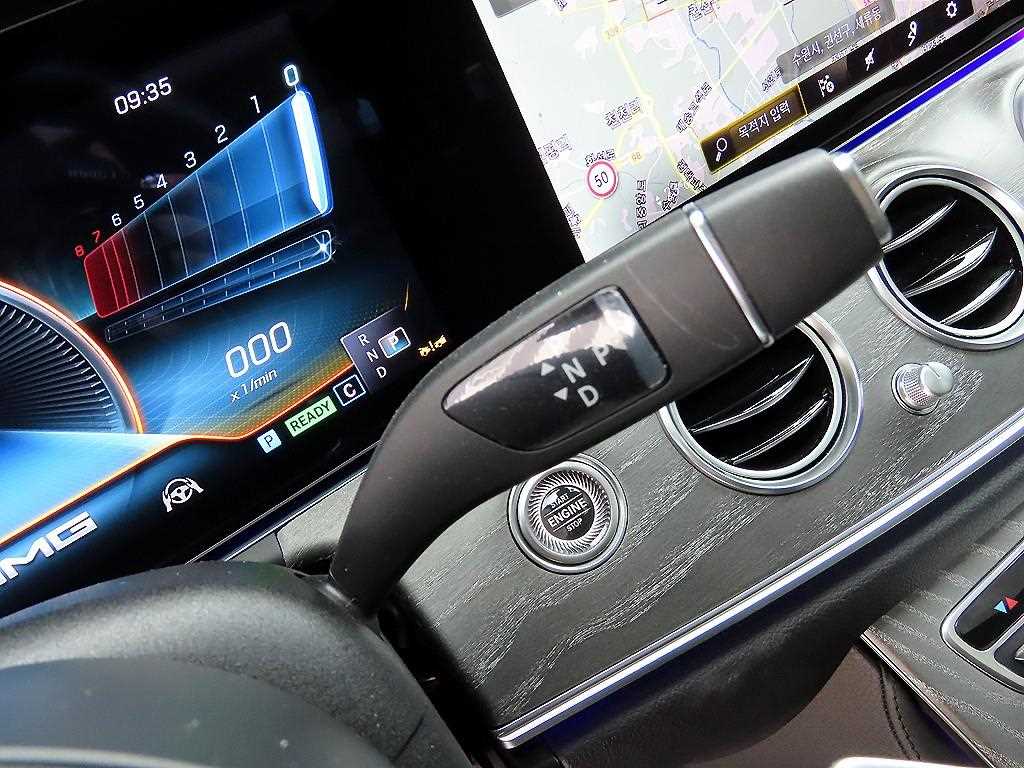 Mercedes Benz E class - Vista 11