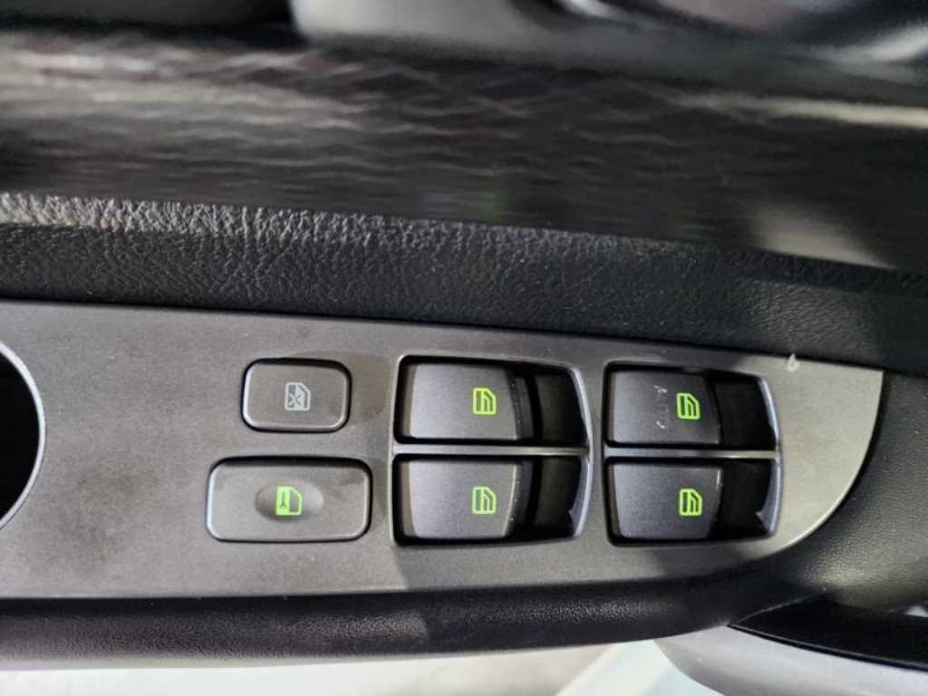 Ssangyong Korando - Vista 12