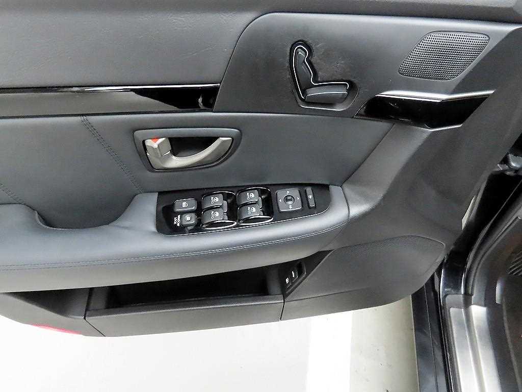 KIA Opirus - Vista 11