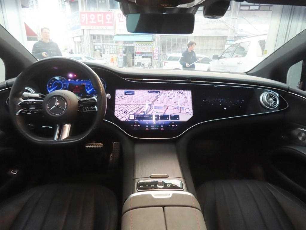 Mercedes Benz EQS - Vista 7