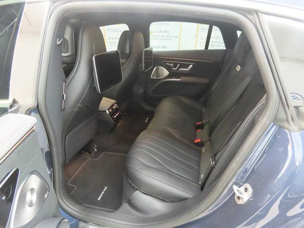 Mercedes Benz EQS - Vista 6