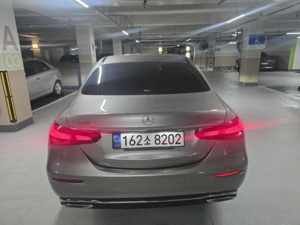 Mercedes Benz E class - Vista 4