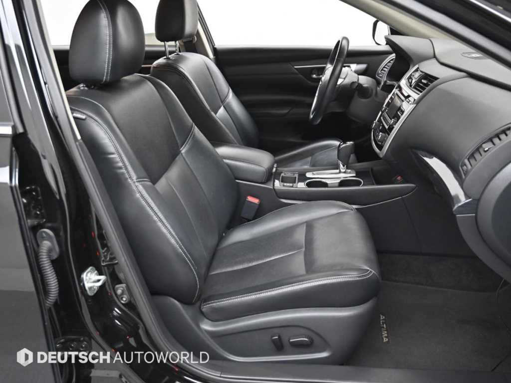 Nissan Altima - Vista 10